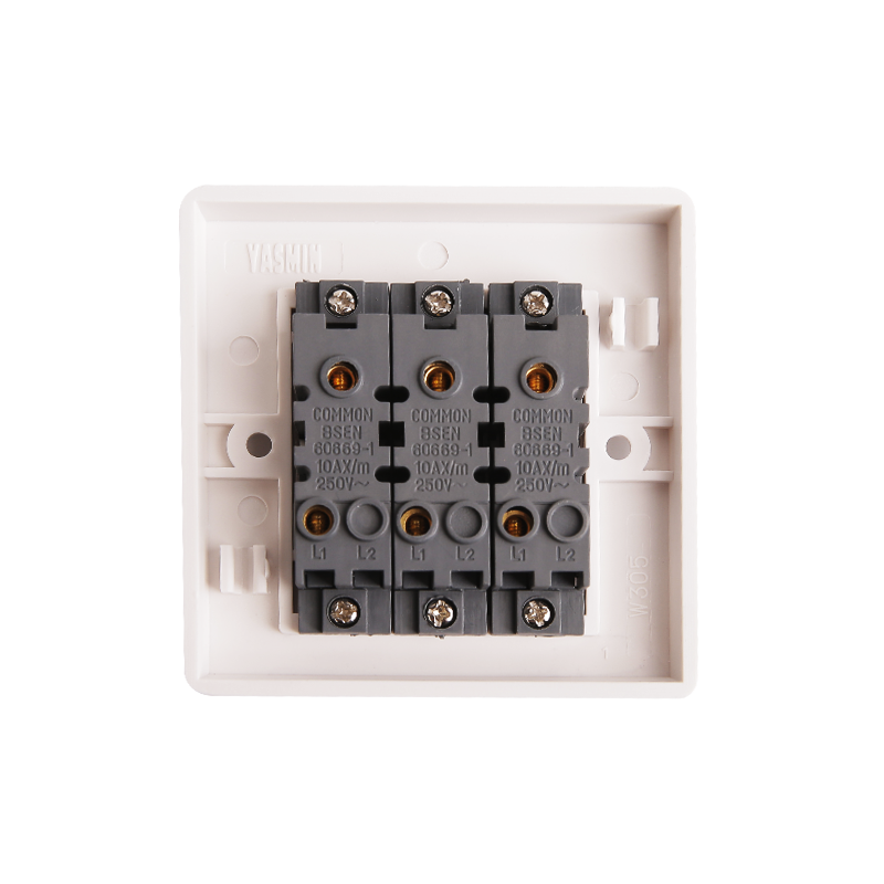 Bakelit 3 Gang 1 Way Switch HK6131W